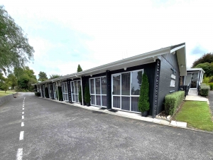 Racecourse Motel