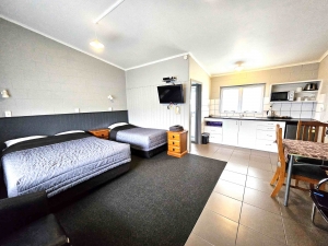 Central Court Motel